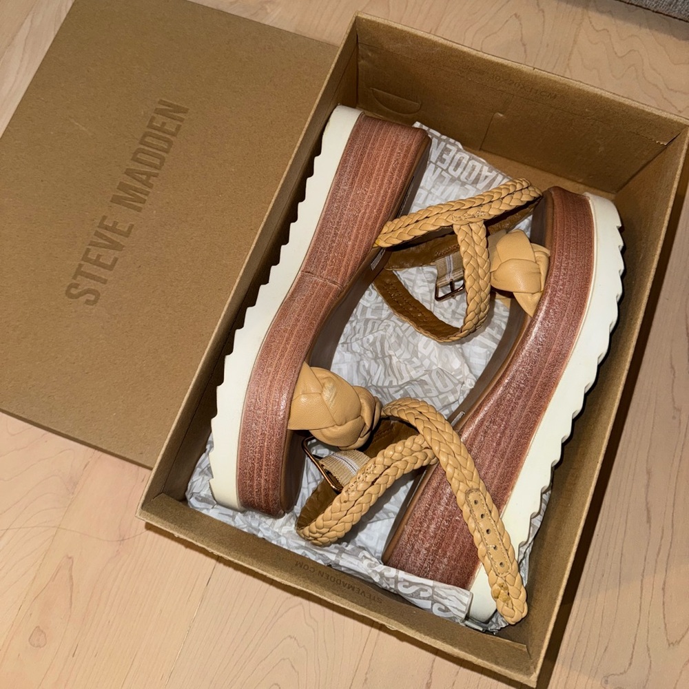 Steven Madden platform sandals